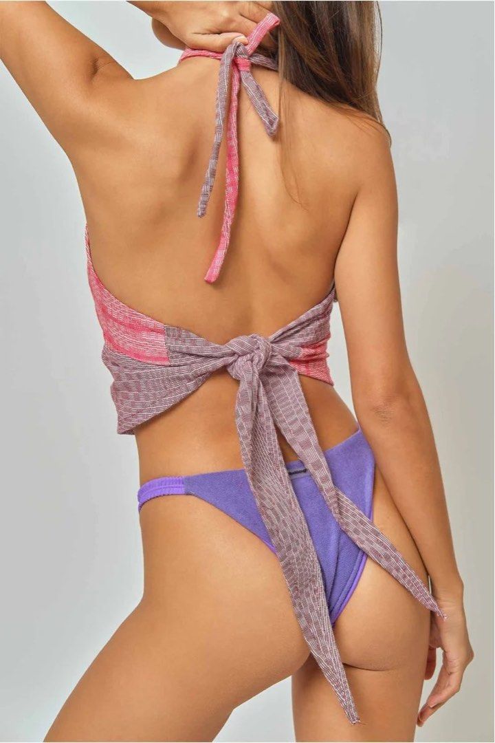 Blackbough Ofelia Halter Top (Category: Sleeveless) located in Quezon City. Submitted by desertflow (Listing ID 1306692053, Image 2). Description: Only used once Can fit XS-M.