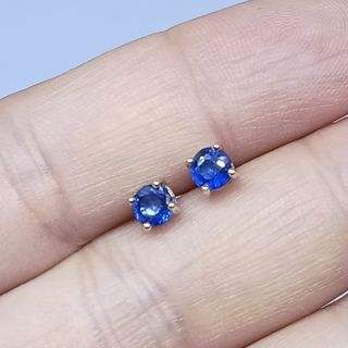 Blue Sapphire Stud Earrings. 💯% Nature Stone. S925. All metal is sterling silver 925. With certificate.
