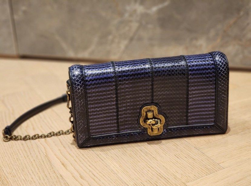 Bottega Veneta Sling Bag (Category: Luxury Bags & Wallets) located in Manila. Submitted by dashlux (Listing ID 1306701962, Image 1). Description: It has some stain inside 🙏 Item will be ship out around August since I’m acurrently out of the country. But can reserve now 👜 Rare item 🍂 Up for grabs now 💕 .