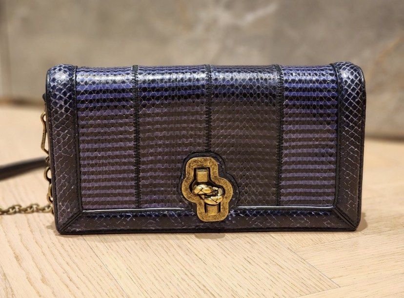 Bottega Veneta Sling Bag (Category: Luxury Bags & Wallets) located in Manila. Submitted by dashlux (Listing ID 1306701962, Image 2). Description: It has some stain inside 🙏 Item will be ship out around August since I’m acurrently out of the country. But can reserve now 👜 Rare item 🍂 Up for grabs now 💕 .