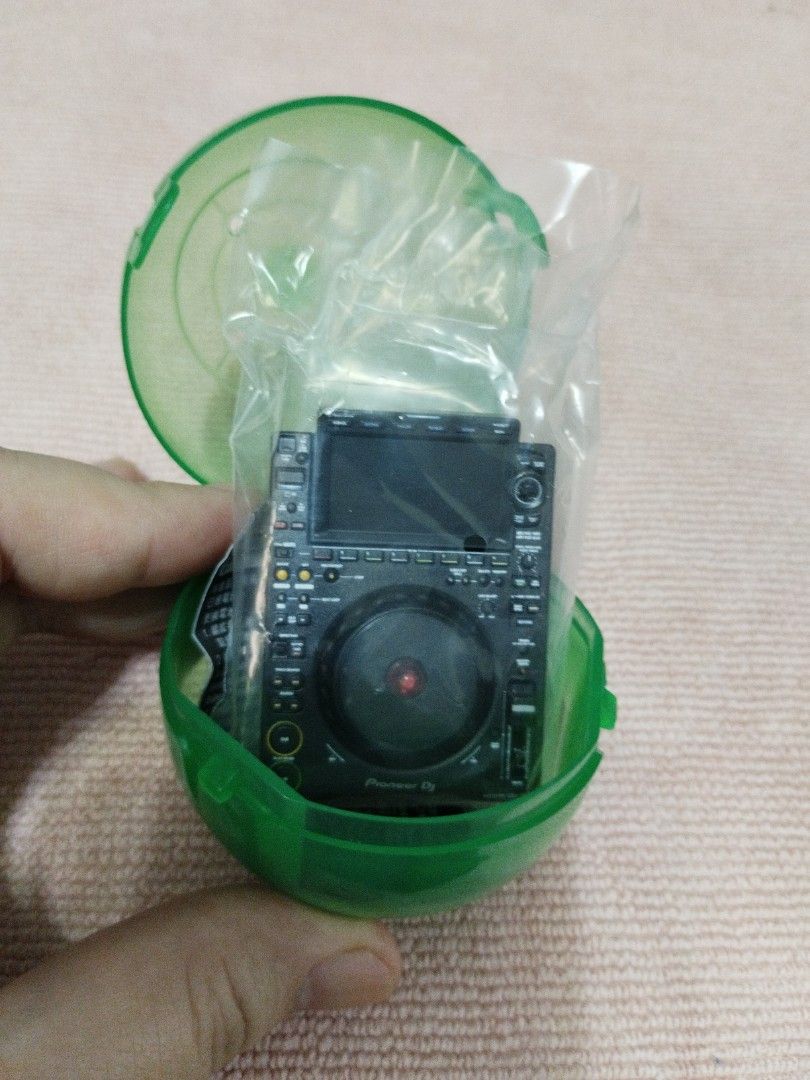 CDJ BANDAI GATCHAPON (Category: Portable Music Players) located in Manila. Submitted by krystalchewey_ (Listing ID 1306585257, Image 1). Description: bnew.