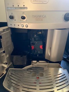 De’Longhi Coffee Machine