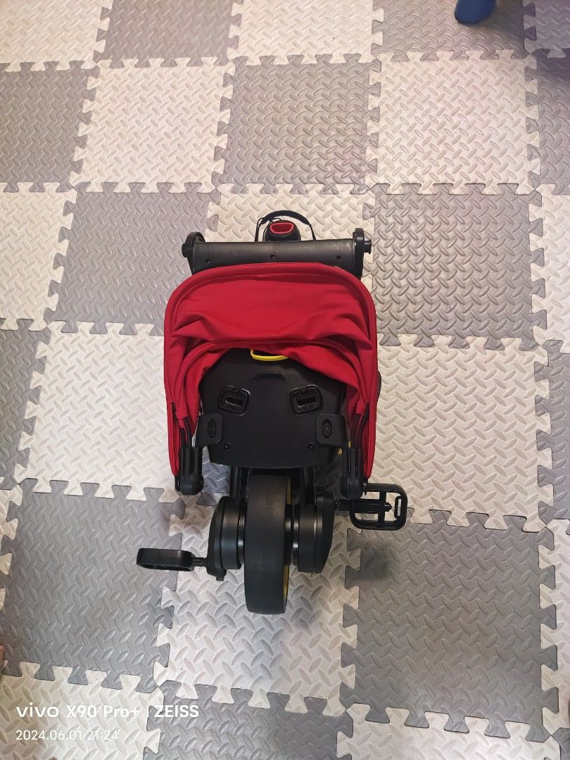 Doona S3 （分類：外出用品 - 嬰兒車）位於 Hong Kong。 由 kicheung82 提交（商品編號 1306529921，圖片 3）。簡介： S3, 屯門交收， 如圖。