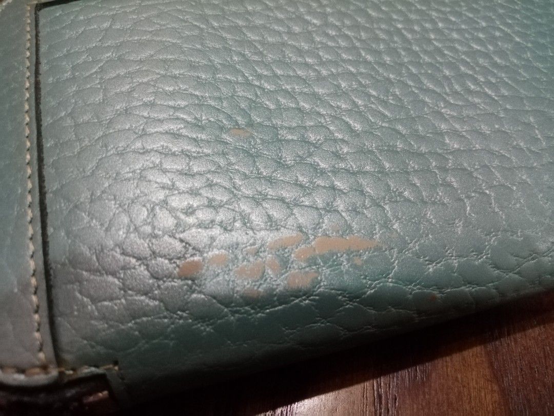 Fino Leatherware Wallet (Category: Wallets & Card holders) located in Cebu City. Submitted by maksipreloveditems (Listing ID 1306706260, Image 3). Description: With Transfer but can be cleaned Measurement: If closed: L = 8 inches W = 0.75 inches H = 4 inches.