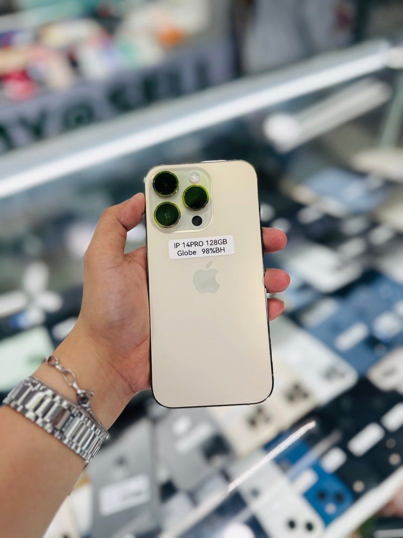 Iphone 14 Pro 128gb 98bh globelocked no issues ntc approved (Category: iPhone 14 Series) located in Pasig City. Submitted by najihahtelecomshop2018 (Listing ID 1306547705, Image 1). Description: OPEN FOR SWAP/SELLING: 🔸WE BUY AND SELL ANY KINDS OF GADGETS ( Pass sa Old Model ) 🔸 ‼️TAKENOTE: PASS SA MGA SCAMMERS | THIRD PARTY )‼️ Quick Specs: ⤵️ (ONHAND) iPhone 14 Pro 128 ( other GB are also available) 98% Battery Health ( Higher BH are availabl