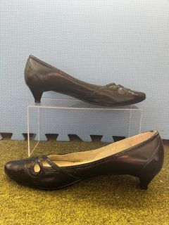 Le Saunda Black Kitten Heels Shoes sz 9