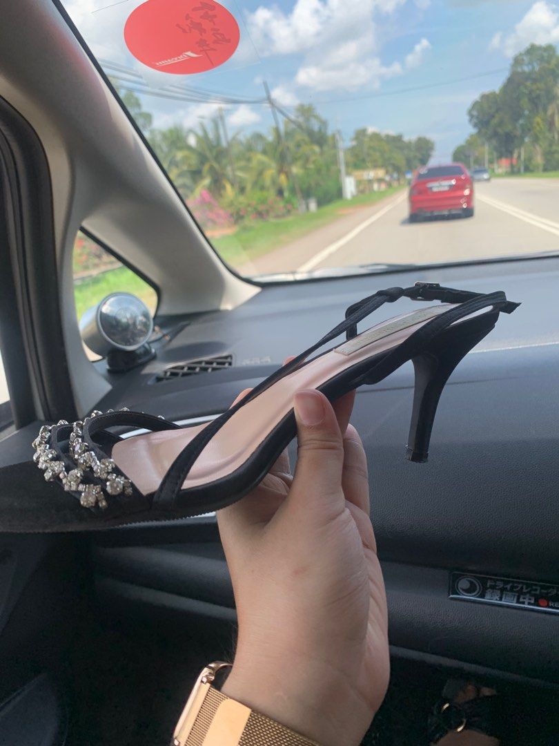 My Ballerine Angeline Heels (Category: Heels) located in Tangkak. Submitted by nrulatikah (Listing ID 1306576499, Image 3). Description: Wear once only My Ballerine Heels I wear size 41, the heels is size 42 but fit 41 Really pretty heels with rhinestones Bought at Rm150, selling for Rm120.