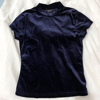 (Category: ) located in . Submitted by thriftingwithari (Listing ID 1306618529, Image 1). Description: .