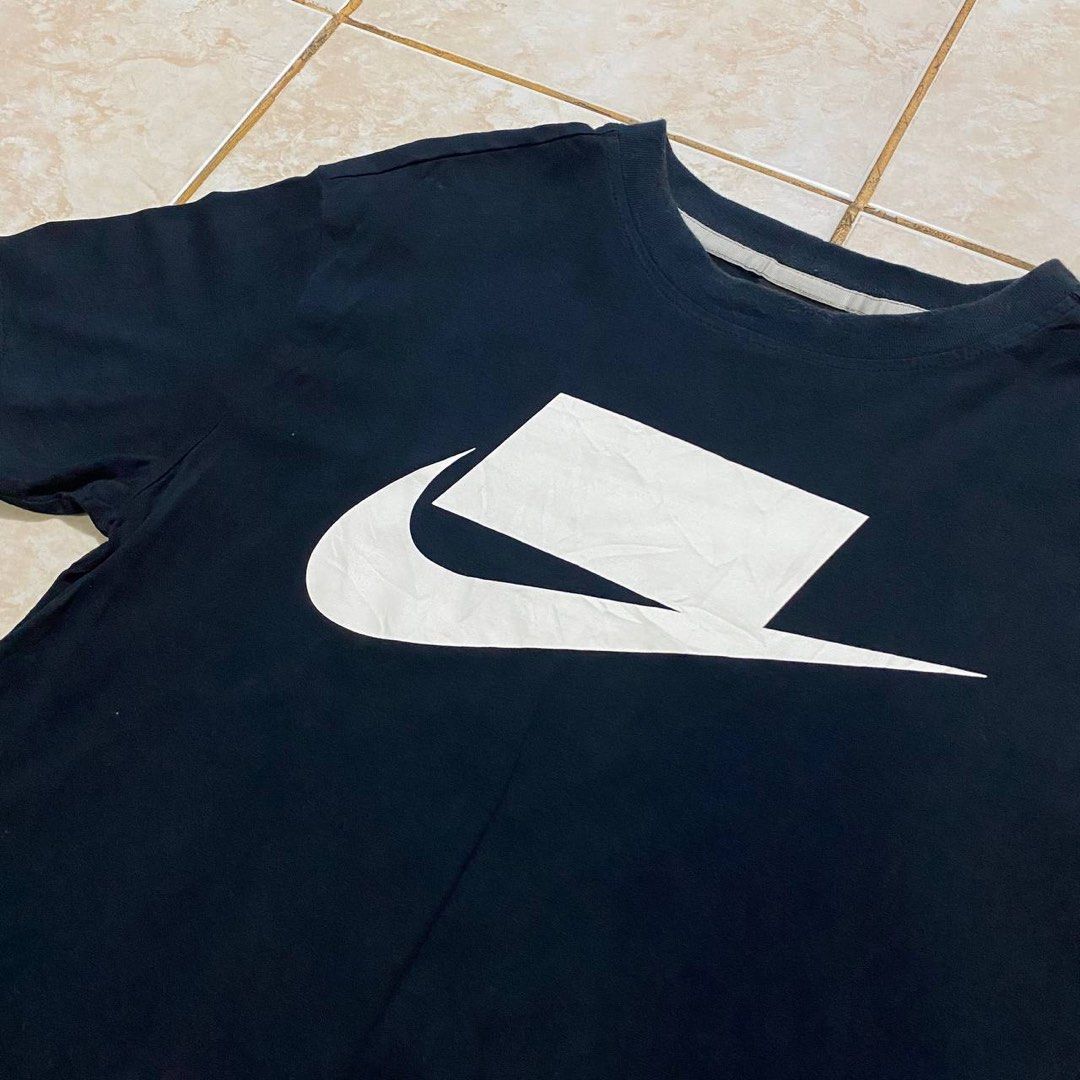 NIKE Blank Box Swoosh Check Logo Black Shirt PRELOVED Men s Fashion Tops Sets Tshirts Polo Shirts on Carousell