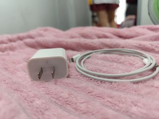 Orig iPhone Charger 20 Watts adapter and Cord