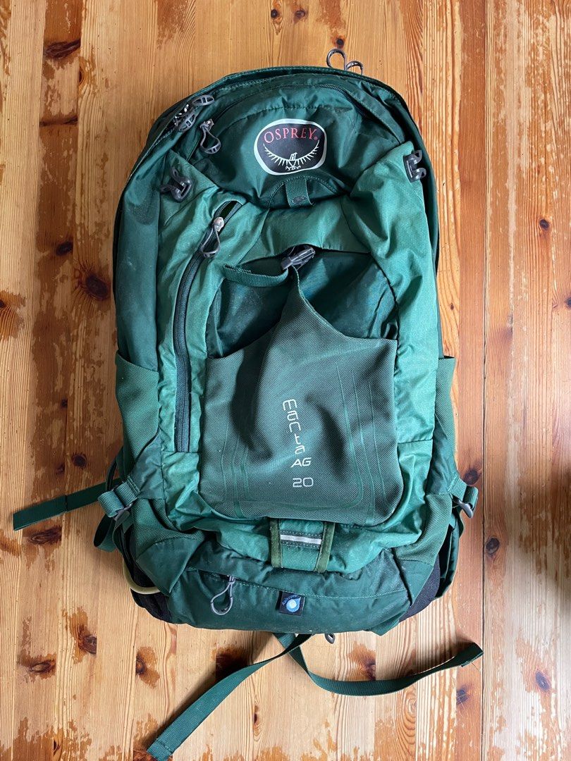 Osprey Manta AG 20 hiking back