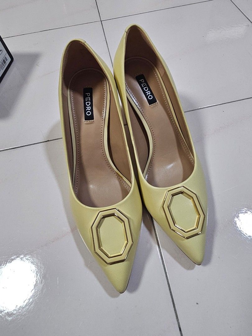 Yellow heels size 1 on sale