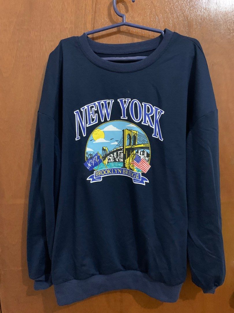 Pullover Sweater (Category: Coats, Jackets and Outerwear) located in Las Pinas. Submitted by basicapparel_mnl (Listing ID 1306640245, Image 2). Description: - no damages 💐 - condition 9/10 💐 - price still negotiable 💐 .