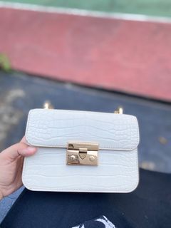 (Kategori: ) berada di . Dikirim oleh dilashop_ (ID iklan 1302193346, Gambar 1). Deskripsi: .