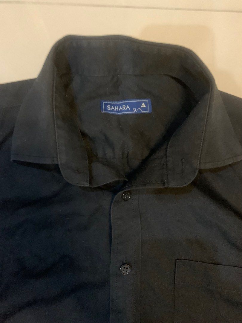 Sahara black longsleeves (Category: Formal Shirts) located in Quezon City. Submitted by freeman520 (Listing ID 1306699092, Image 2). Description: Sahara black longsleeves Size Medium.