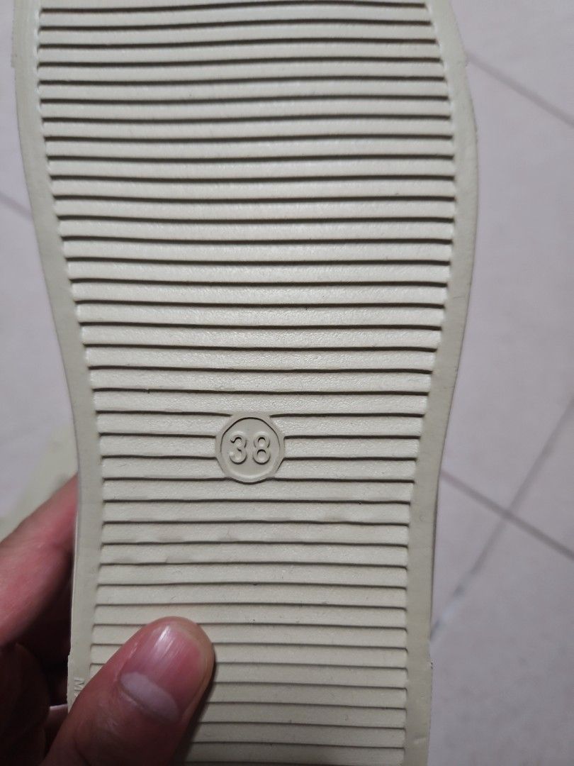 Simple slipper (Category: Loafers) located in Singapore. Submitted by henryscy (Listing ID 1306643715, Image 3). Description: selling as good as new simple shoe. eu 38.