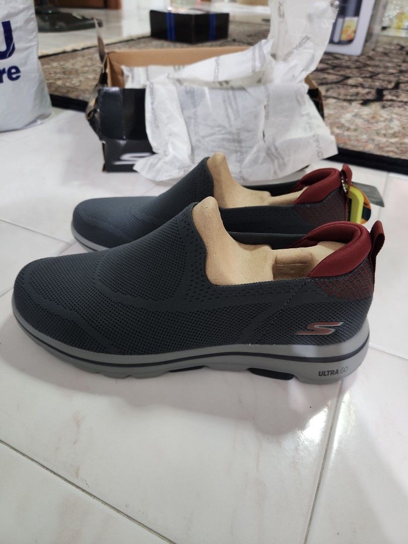Skechers GO Walk 5, Men's Fashion, Footwear, Casual shoes on Carousell