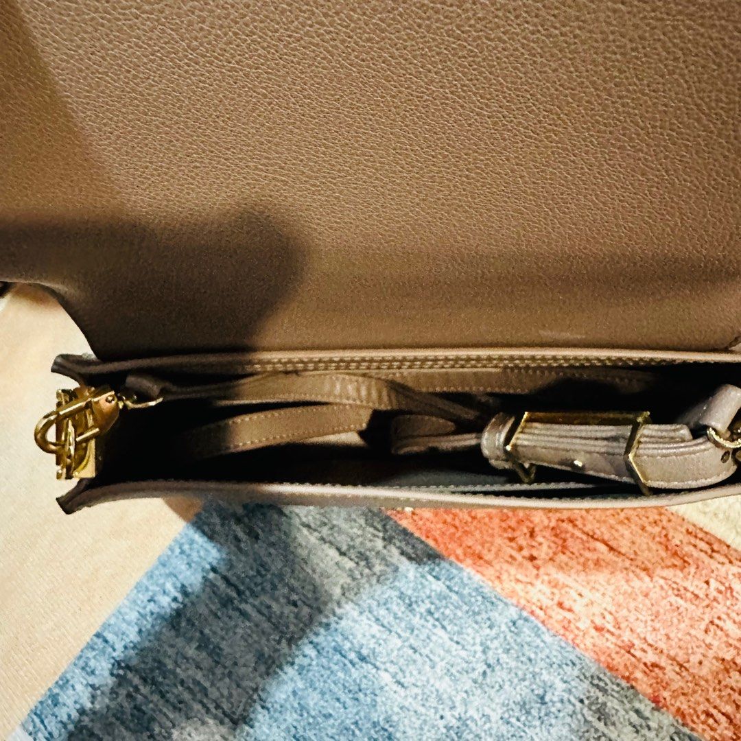 Sometimes (Category: Shoulder Bags) located in Ampang. Submitted by wardrobeus_ (Listing ID 1306629935, Image 3). Description: Sometimes handbag , condition like new 9.8/10 . Only used for once . Condition tiptop .