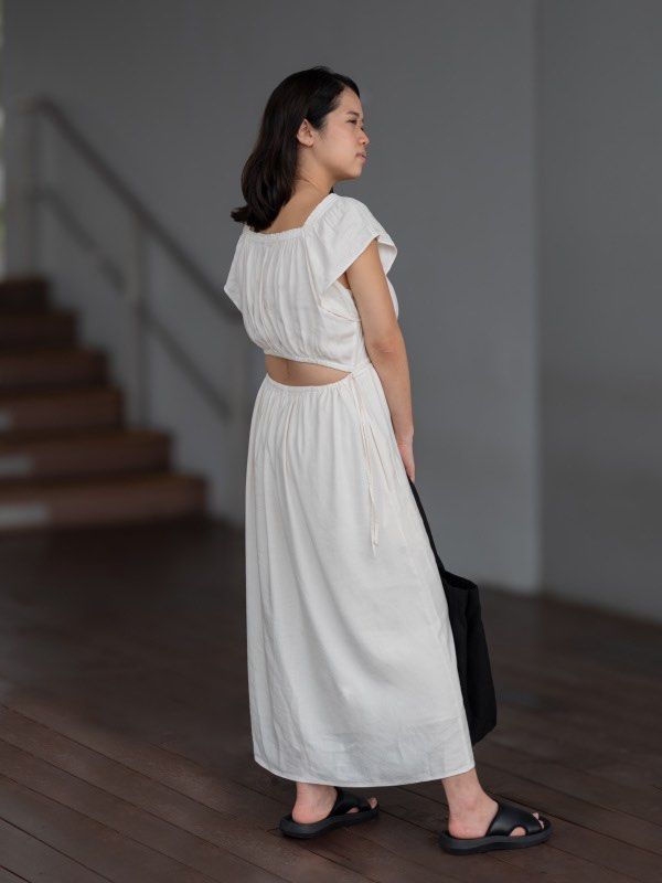 White dress uniqlo on sale