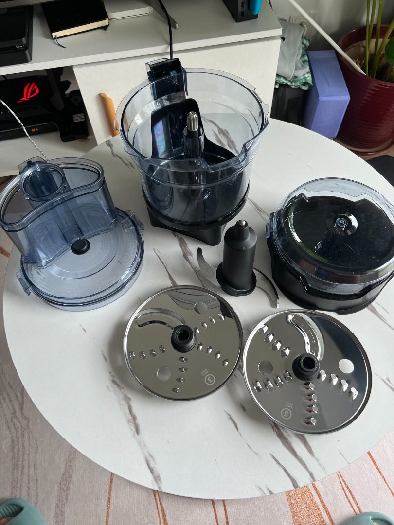 Osterizer food processor attachment outlet