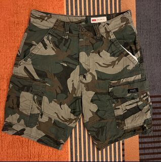 Wrangler Camou Cargo 6 pocket Shorts
