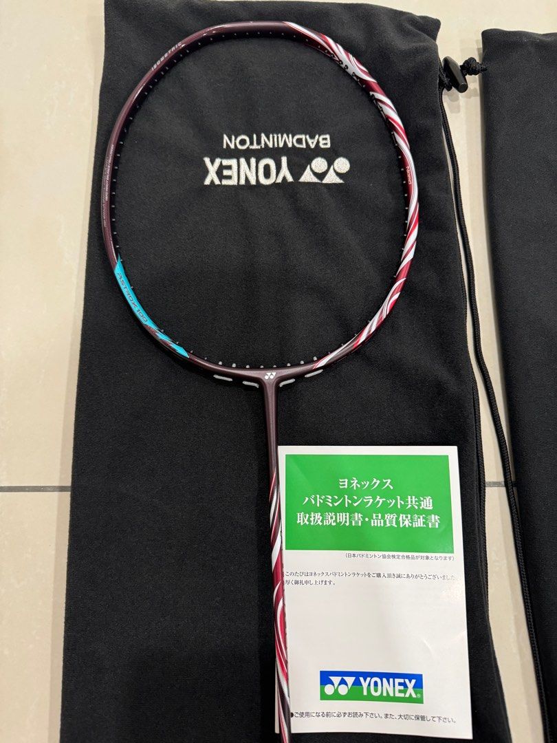 Yonex Astrox 100zz Kurenai JP Code 4UG6, Sports Equipment