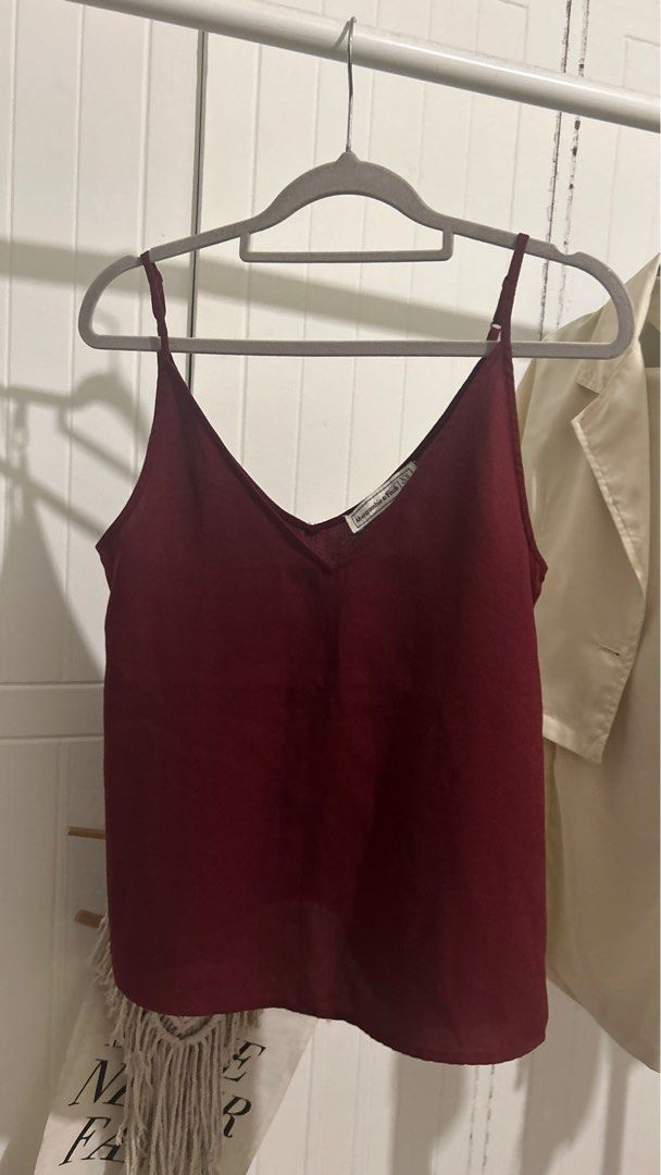 Abercrombie and Fitch basic top (Category: Sleeveless) located in Quezon City. Submitted by superchargerr (Listing ID 1309820273, Image 1). Description: Original, bought in US.