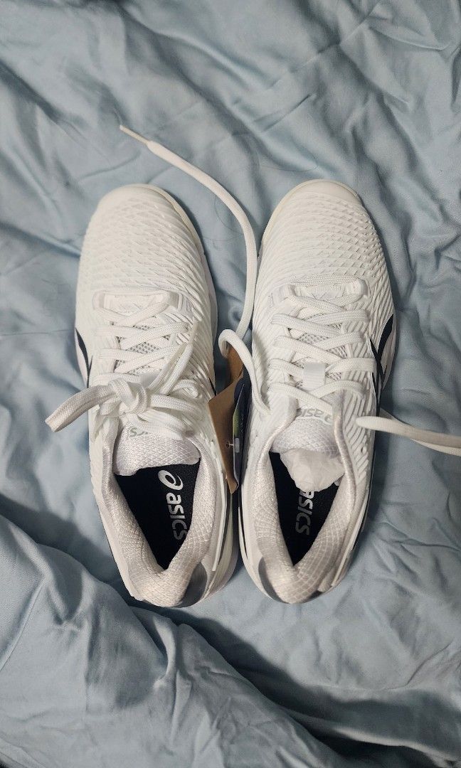 ASIC SOLUTION SPEED FF 2 TENNIS SHOES Size 7.5(US) (Category: Sneakers) located in Singapore. Submitted by geljacobo (Listing ID 1309826259, Image 1). Description: bought on sale so unable to return ASIC SOLUTION SPEED FF 2 TENNIS SHOES Size 7.5(US).