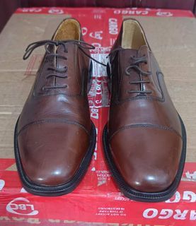 Barneys new york oak brown men's shoes.
Size 10
@1600