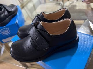 Black shoes FLORSHEIM
