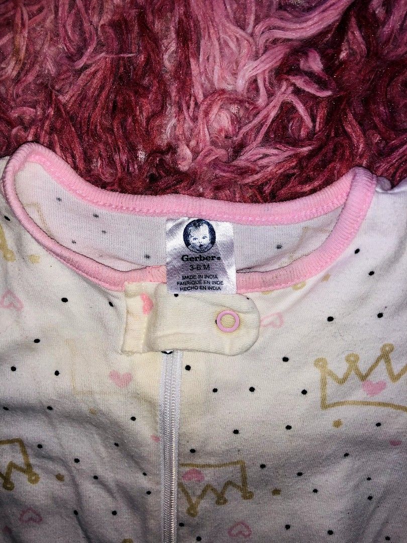 GERBER Crown Frogsuit (Category: Babies & Kids Fashion) located in Daraga. Submitted by rpnzlmrjllhz (Listing ID 1309801204, Image 2). Description: .