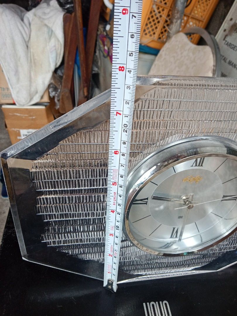 Crystal Hoya table clock (Category: Clocks) located in Valenzuela. Submitted by japansurplus2020 (Listing ID 1309728354, Image 3). Description: Hoya crystal table clock good as new w/ box working surplus items 1,500 pesos.