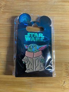 Disney Park Star Wars Yoda Enamel Pin