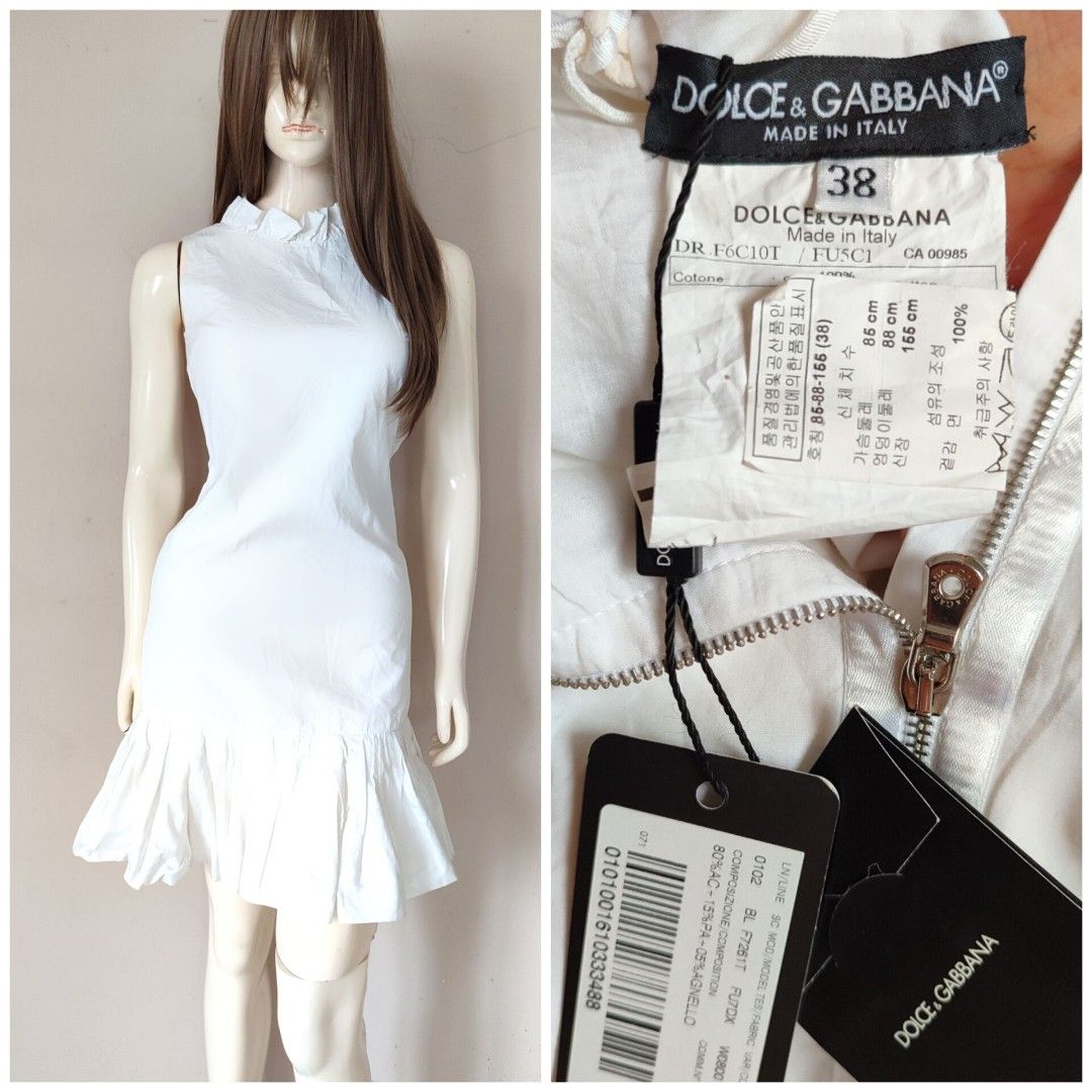 Dolce and Gabbana (Category: Luxury Apparel) located in Manila. Submitted by jennicaser07981 (Listing ID 1309757352, Image 1). Description: Auth. small thick brand new with tag.