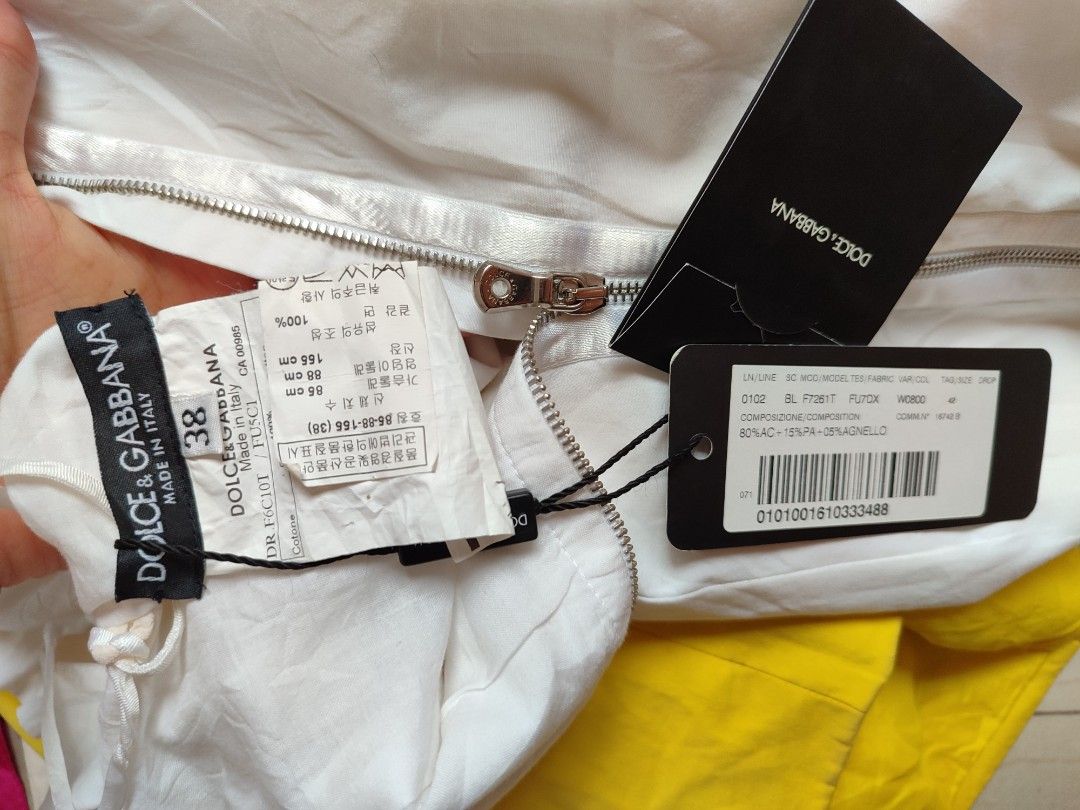 Dolce and Gabbana (Category: Luxury Apparel) located in Manila. Submitted by jennicaser07981 (Listing ID 1309757352, Image 2). Description: Auth. small thick brand new with tag.