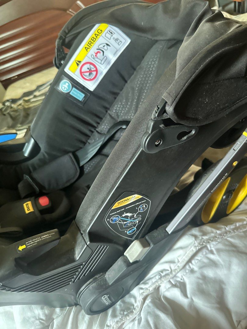 Doona nitro black (Category: Strollers) located in Manila. Submitted by amoreeeeeee (Listing ID 1309734898, Image 2). Description: Barely used stoller bought last yr. May yoyo & nuna pa po si baby super dami stroller natry😅 W/ vehicle seat protector (brand new), handlebar cover, and infant inserts.