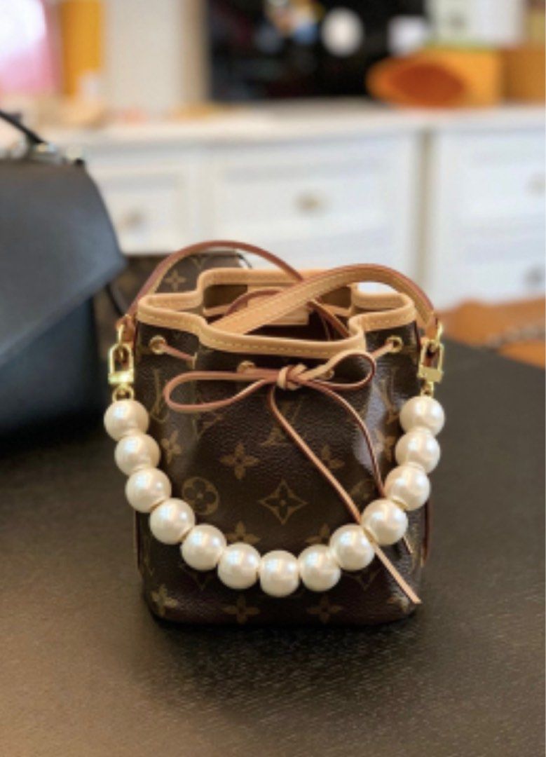 EXPAT MOVING OUT SALE Samorga Pearl Handle Strap Women s Fashion Jewelry Organisers Accessory holder box organizers on Carousell