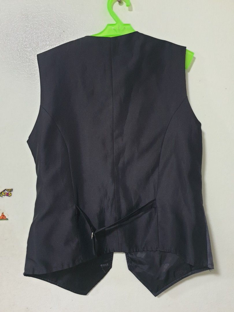 Formal Gray Suit Vest (Category: Vests) located in Santa Rosa. Submitted by lykoune12 (Listing ID 1309777479, Image 2). Description: Personal custom tailored gray vest No issues upon checking, perfect fit up to 5'5 height slim build. rfs: gained weight free shipping if you get 2 or more items.
