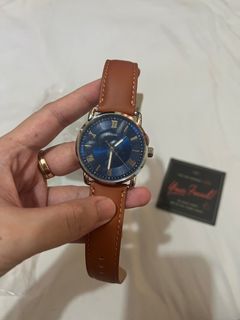 Fossil genuine leather watch (BRAND NEW)