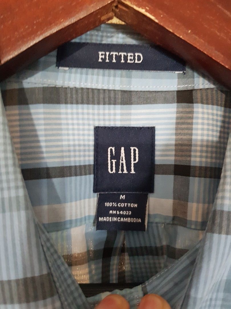 Gap (Category: Tshirts & Polo Shirts ) located in Mandaluyong City. Submitted by justejc (Listing ID 1309843583, Image 3). Description: .