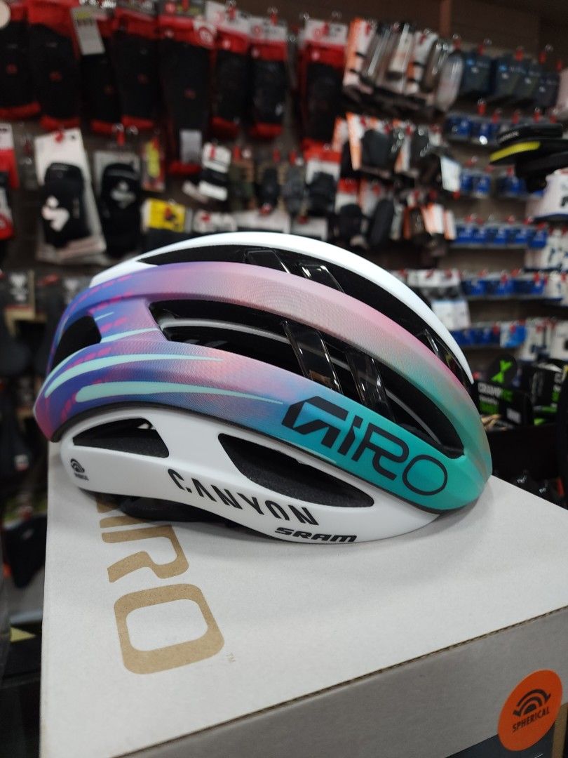 Giro canyon helmet 2025
