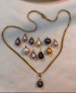 Gold Snake Chain Necklace with Fresh Water Pearl Pendant