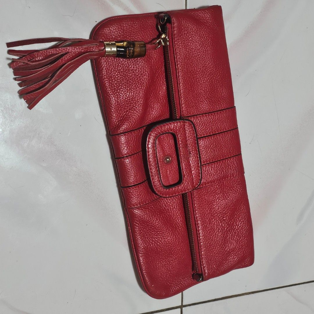 Gucci bamboo lucy leather project bag (Category: Luxury Bags & Wallets) located in Cabuyao City. Submitted by swiftdeer.ed9787 (Listing ID 1309796640, Image 1). Description: FOR SALE Note: this is considered a project bag GUCCI Leather Lucy Bamboo missing bamboo lock and sling this was thrifted bag (ANG) PRICE: 1600 PLUS SF LAST PRICE POSTED LOCATION: CABUYAO LAGUNA MEET UP SHIPPING LALAMOVE.