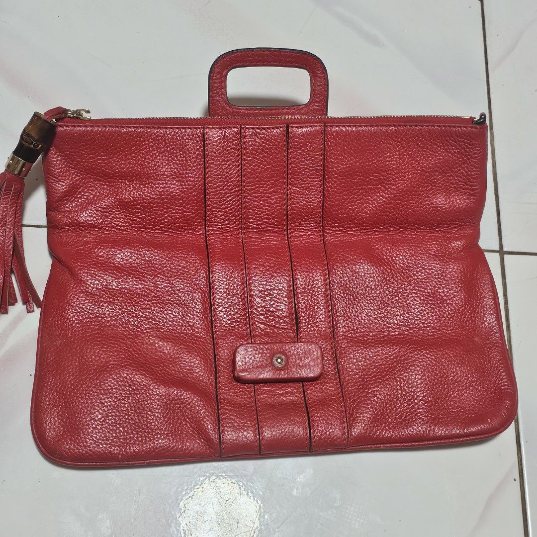 Gucci bamboo lucy leather project bag (Category: Luxury Bags & Wallets) located in Cabuyao City. Submitted by swiftdeer.ed9787 (Listing ID 1309796640, Image 3). Description: FOR SALE Note: this is considered a project bag GUCCI Leather Lucy Bamboo missing bamboo lock and sling this was thrifted bag (ANG) PRICE: 1600 PLUS SF LAST PRICE POSTED LOCATION: CABUYAO LAGUNA MEET UP SHIPPING LALAMOVE.