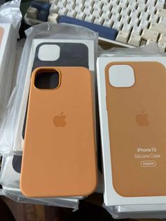 iPhone 13 Magsafe Silicone Case [ELECTRIC ORANGE]