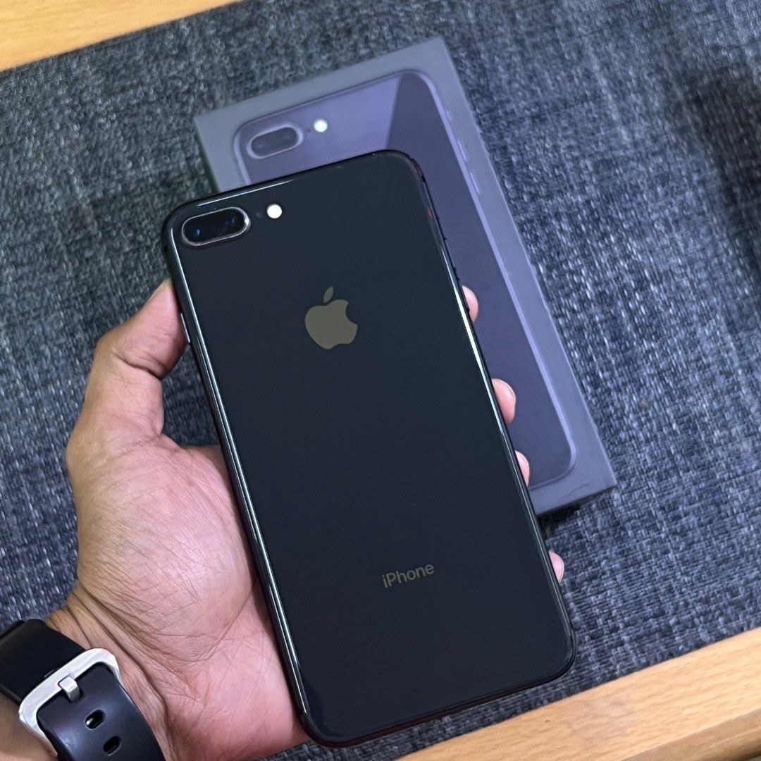 iPhone 8Plus Jet Black 256 GB au 値下げ交渉あり iPhone 8Plus Jet Black 256 GB au 値下げ交渉あり