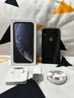 iPhone XR 128gb facotry unlocked smooth as new