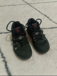 Kyrie 5 Triple Black Basketball Shoes 13c