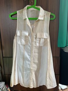 (Category: ) located in . Submitted by avercloset (Listing ID 1309792684, Image 1). Description: .