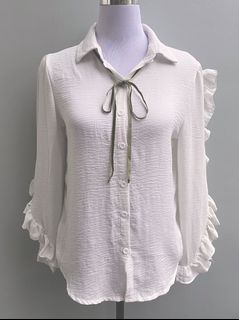 Lolita || White Long Sleeve Blouse with Ruffles and Green Ribbon